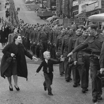 Combat: Iconic Images of World War 2